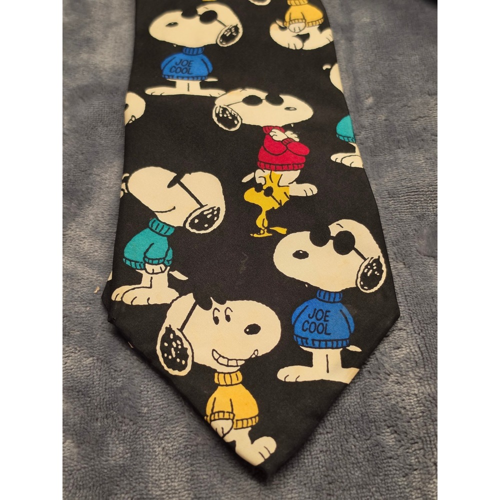 Vintage Snoopy & Friends Joe Cool Silk Tie Black Peanuts Woodstock Made in USA